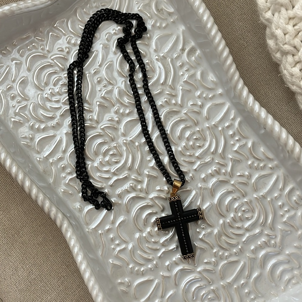 Zales | Men’s Cross Pendant Necklace - Picture 3 of 5